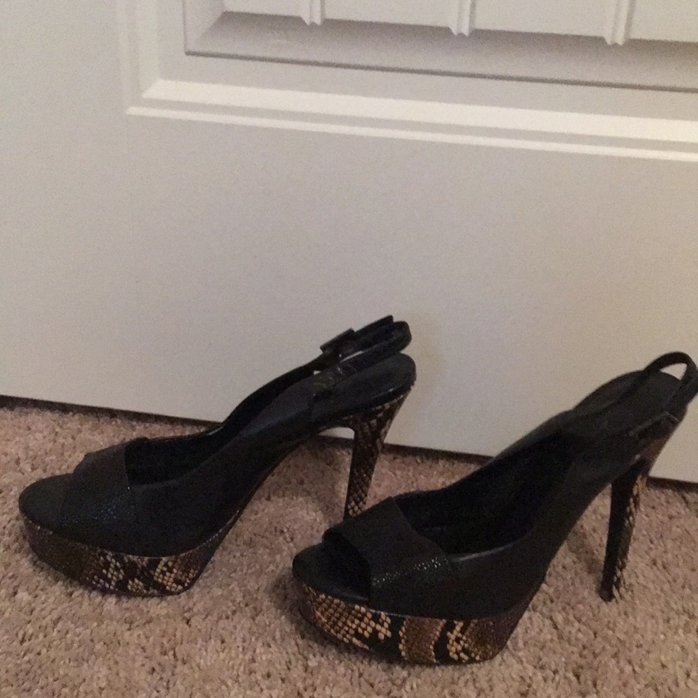 Jessica Simpson heel